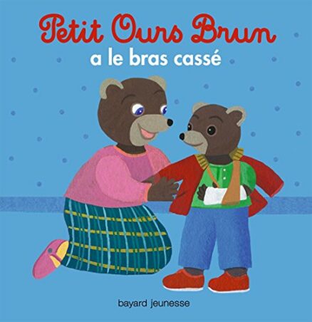 PETIT OURS BRUN A LE BRAS CASSÉ